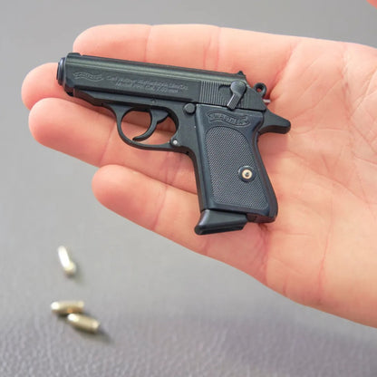Walther PPK / 1:2 Modell mit Funktion